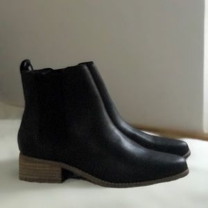 GAP Black Chelsea Ankle Boots